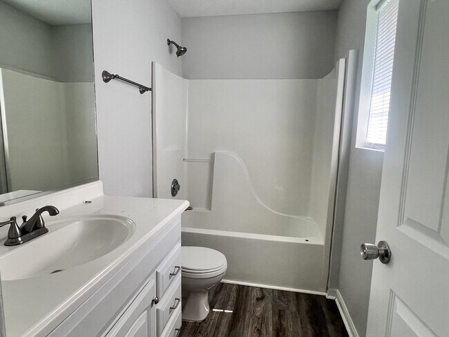 Building Photo - 4111 Glenshire Way