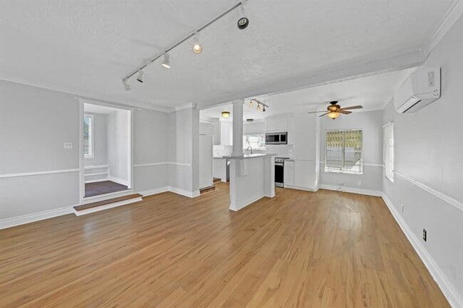 Primary Photo - 1112 Cortlandt St
