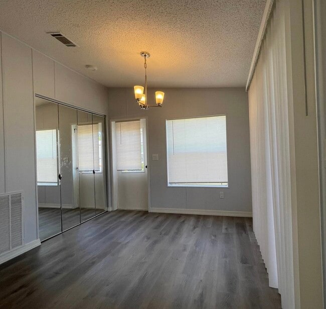 Building Photo - 8179 Sandwedge Terrace