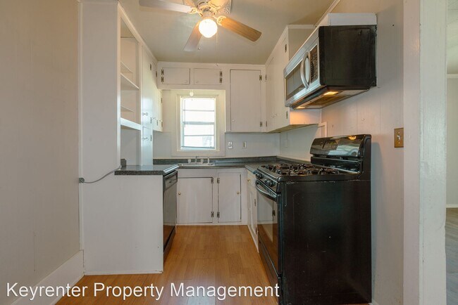 Building Photo - 2 br, 1 bath House - 308 E Greeley Street