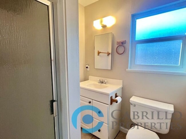 Building Photo - 1580 Parrot St