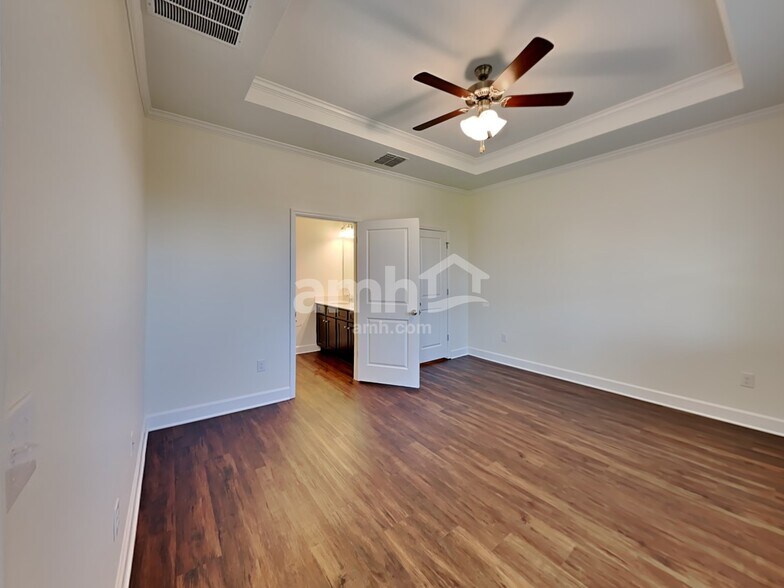 Building Photo - 2105 Saffron Walden Dr
