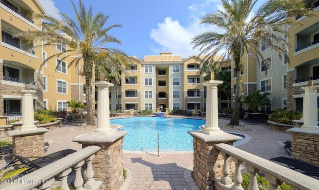 Building Photo - 1300 Riverplace Blvd