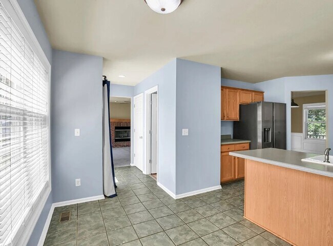 Building Photo - 709 Indigo Dr
