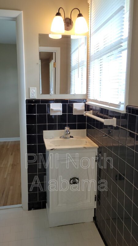Building Photo - 6408 Robinhood Ln NW