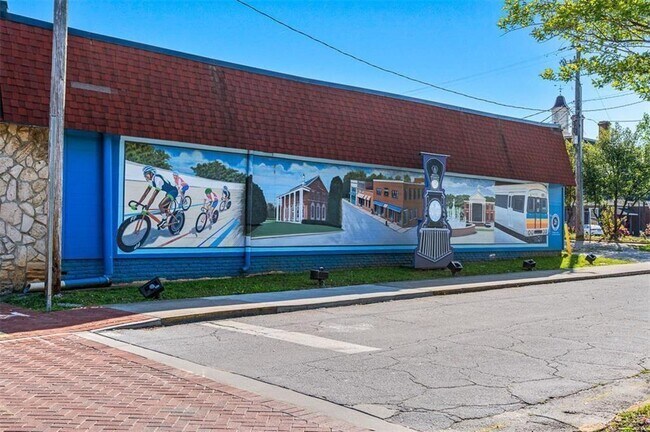 Building Photo - 2220 Newnan St