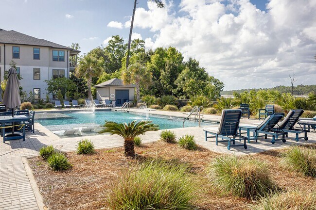 Building Photo - 2501 Bienville Blvd