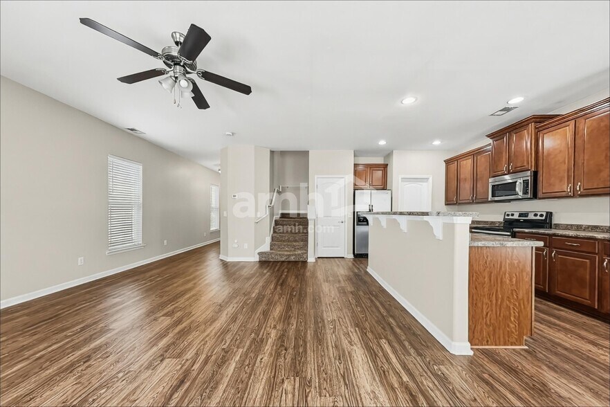 Building Photo - 50 Chey Hill Ln