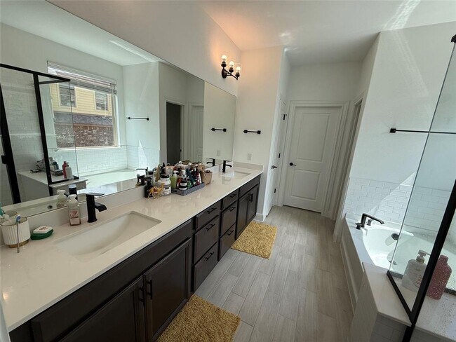 Building Photo - 5321 Texas Bluebell Dr