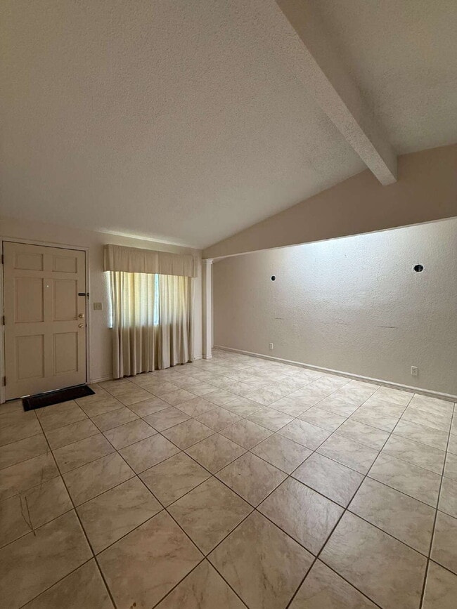 Building Photo - 10449 Chinaberry Dr