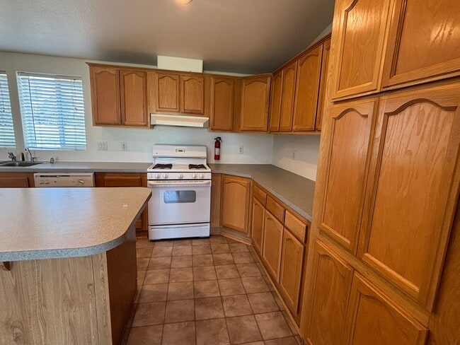 Building Photo - Charming Country property - 2 Bed/ 2 Bath with office- Home with Scenic Views and Land