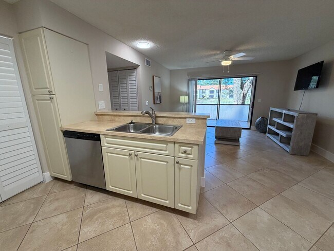 Building Photo - 2094 Arbour Walk Cir