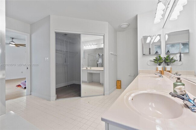 Building Photo - 237 NW 100th Ave