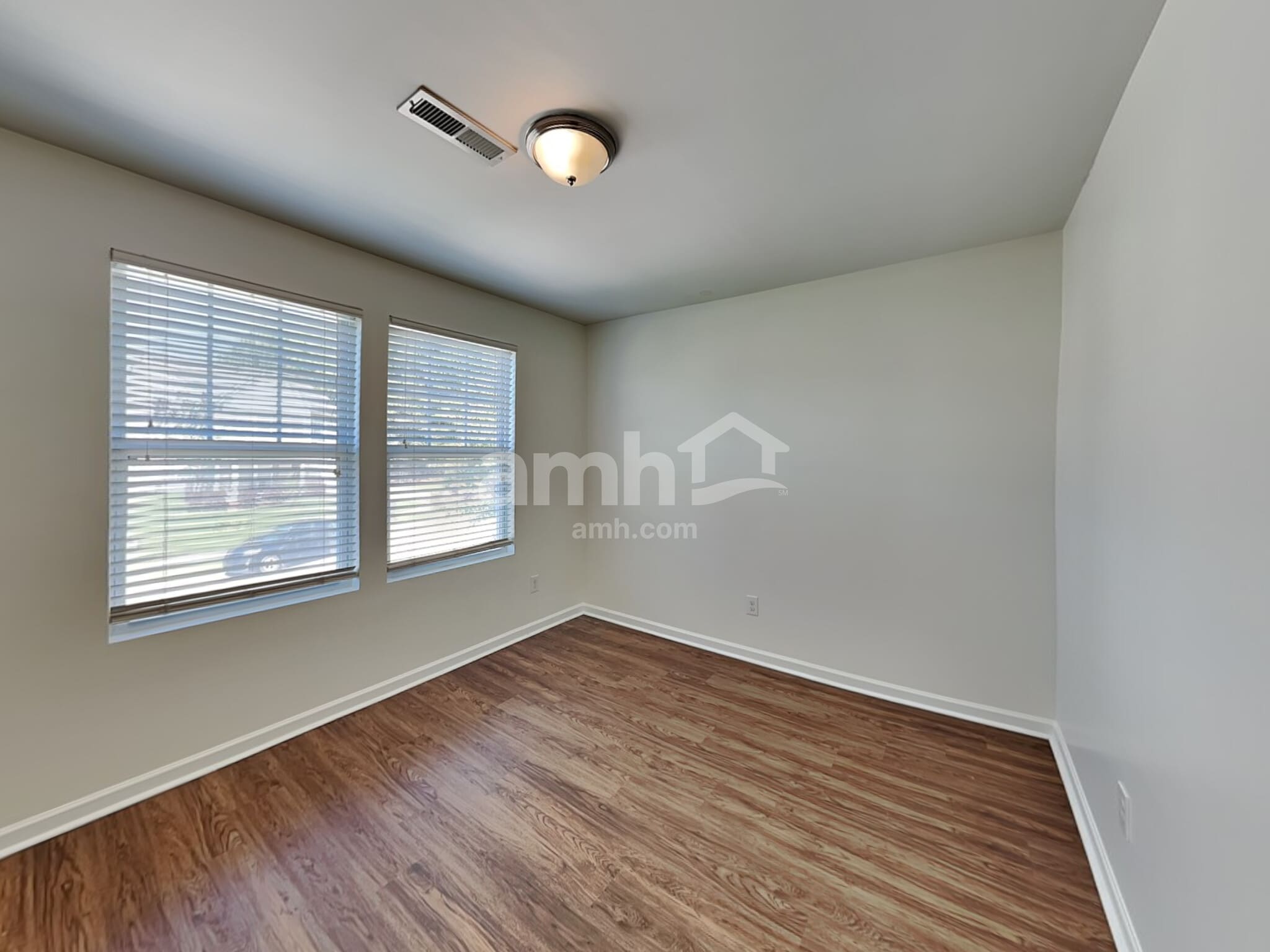 Building Photo - 10216 Daniel Dwayne Dr