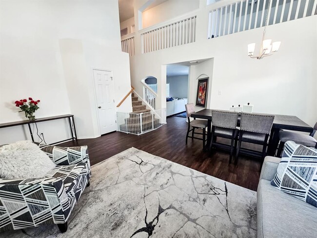 Building Photo - 32347 Hunter Park Ct