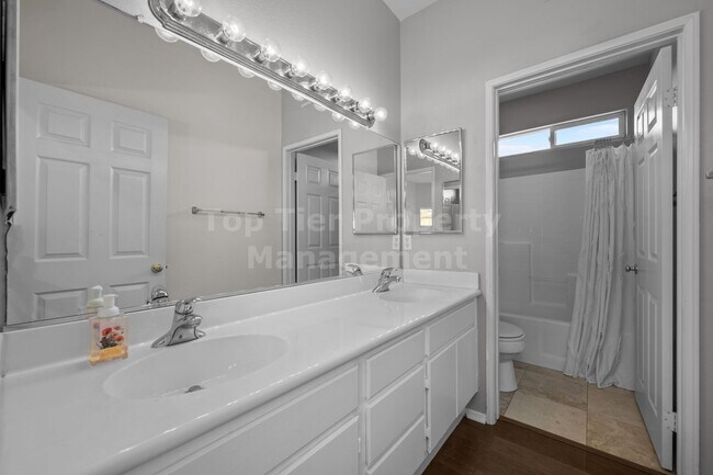 Building Photo - Beautiful 4 bed, 3 bath, 2,726 sqft House in Peaceful San Marcos Neighborhood - Available NOW