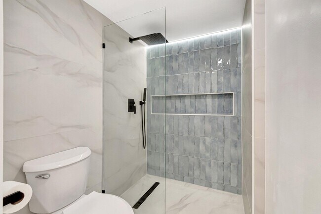 Building Photo - 6420 Boca Del Mar Dr