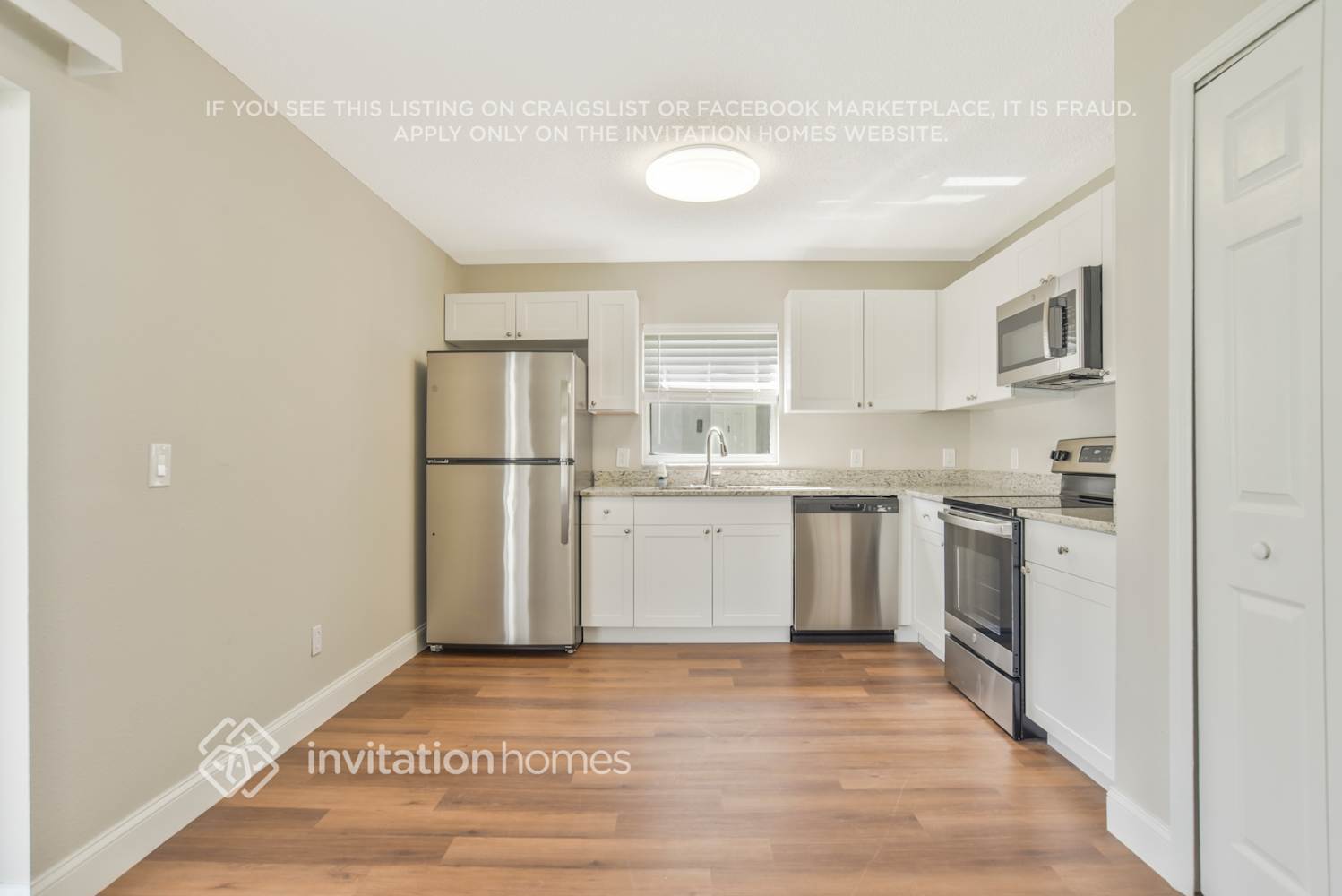 Building Photo - 2218 Santa Lucia St
