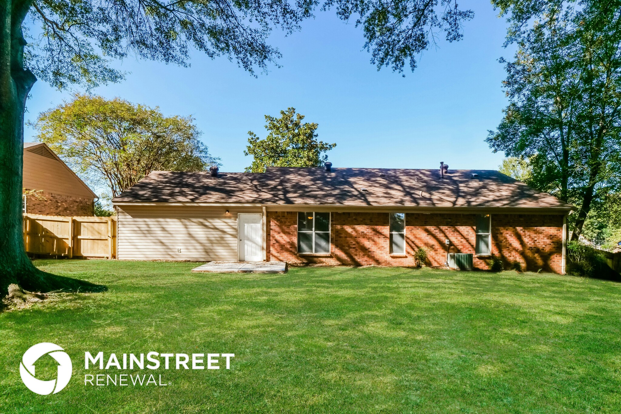 Building Photo - 3505 Dorchester Dr