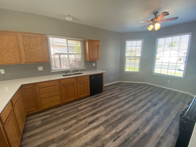 Building Photo - Pet Friendly home coming soon!