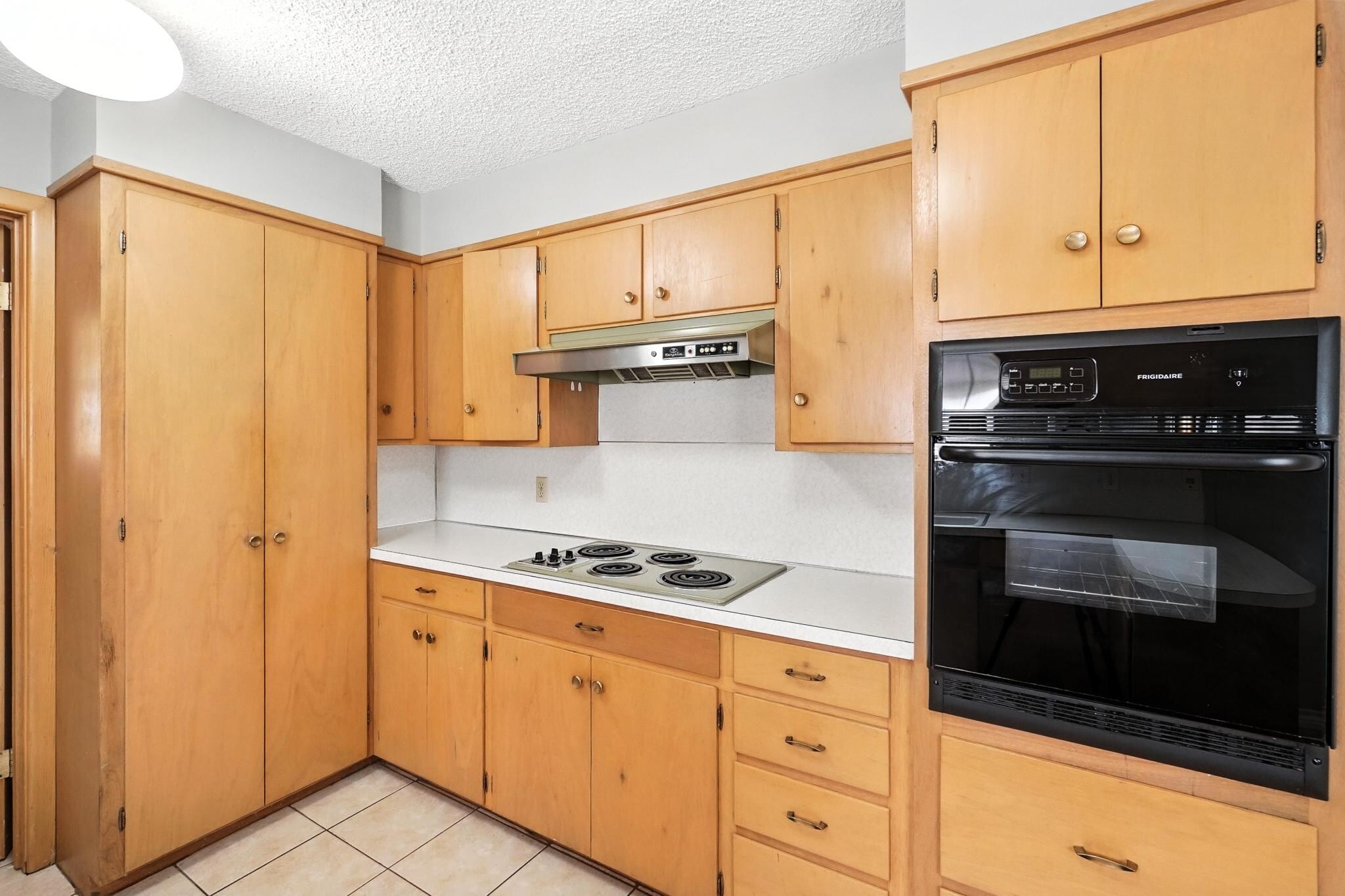 Building Photo - 3347 S 27th St