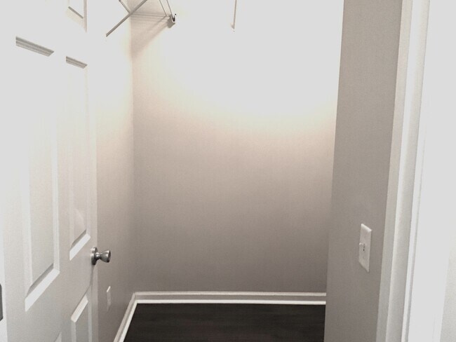 Building Photo - 30 Concordia Ct