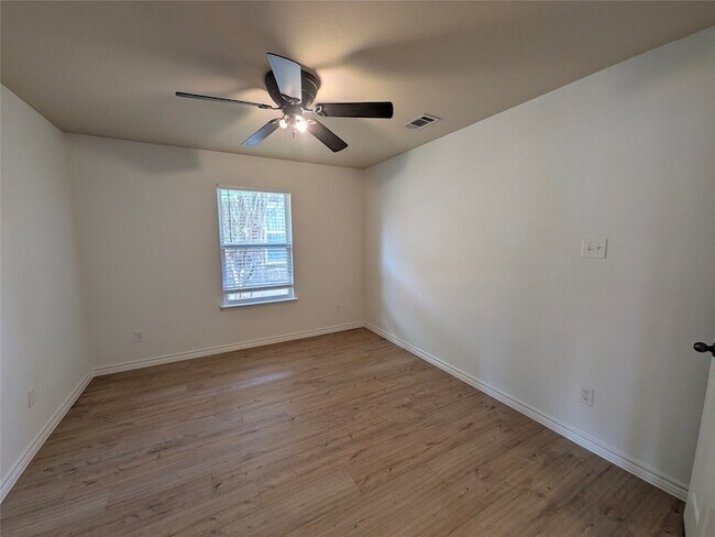 Building Photo - 5760 Fountain Flat Dr