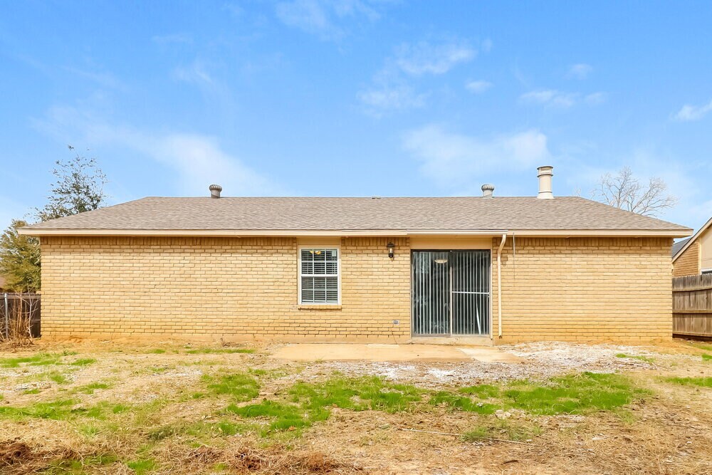 Building Photo - 7900 Bermejo Rd