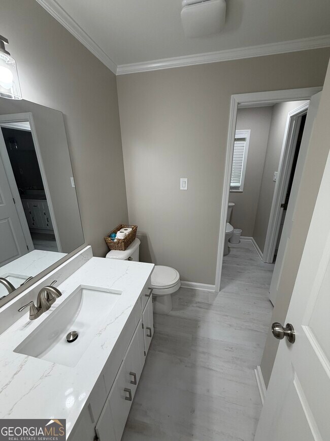 Building Photo - 105 Braemar Dr