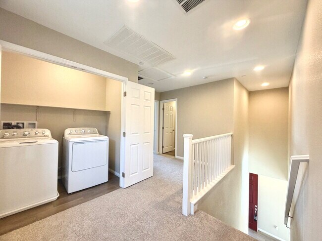 Building Photo - HIVE FALL MOVE-IN SPECIAL: NEWER 2024 BUILD | GATED COMMUNITY | SOLAR INCLUDED