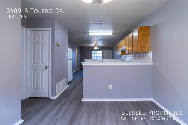 Building Photo - 3409 Toledo Dr