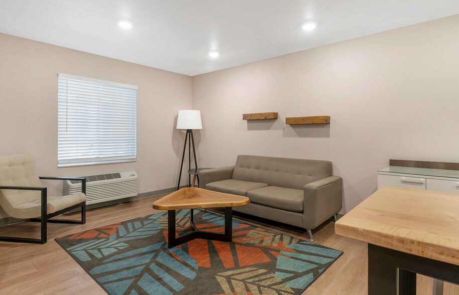 Building Photo - Furnished Studio-Louisville - Airport