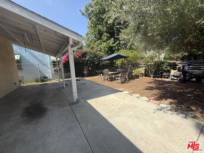 Building Photo - 2244 Ripple St