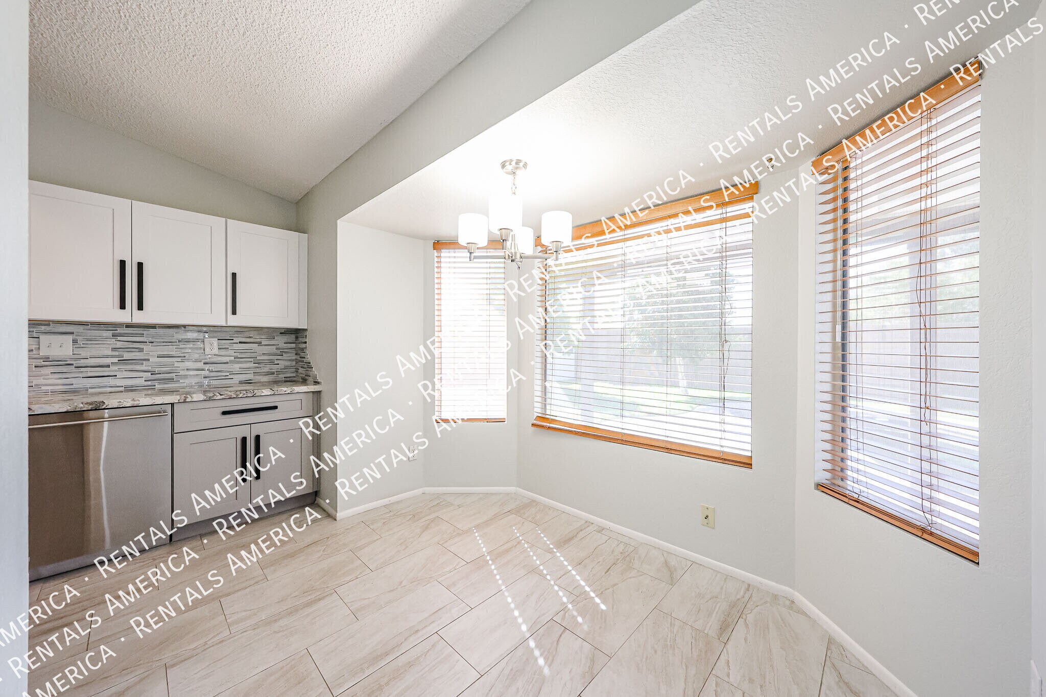 Building Photo - 3103 E Villa Rita Dr