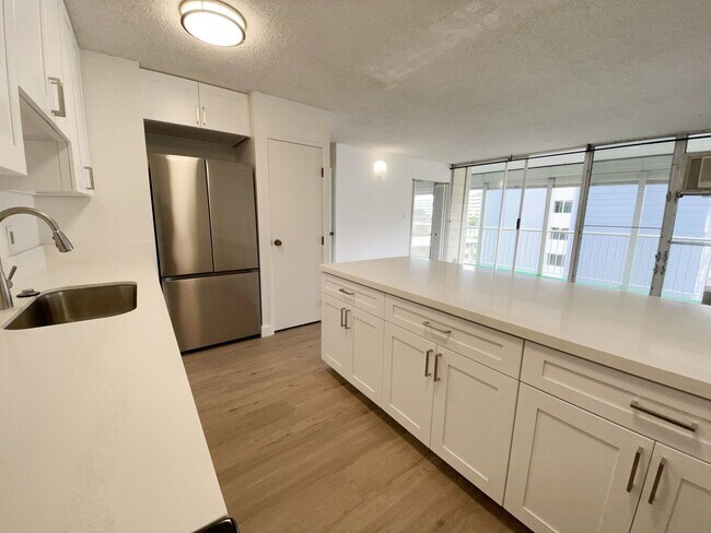 Building Photo - 827 Kinau St