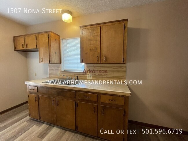 Building Photo - 1507 Nona St