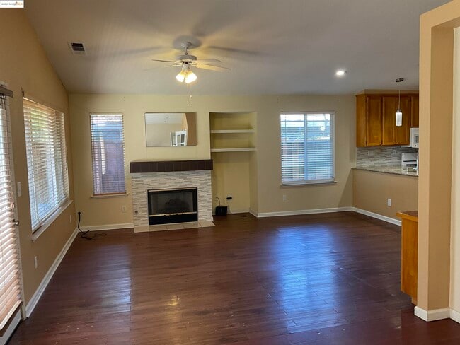 Building Photo - 5196 Tehachapi Ct