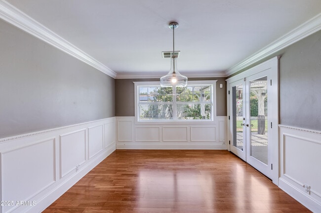Building Photo - 4302 E Whitton Ave