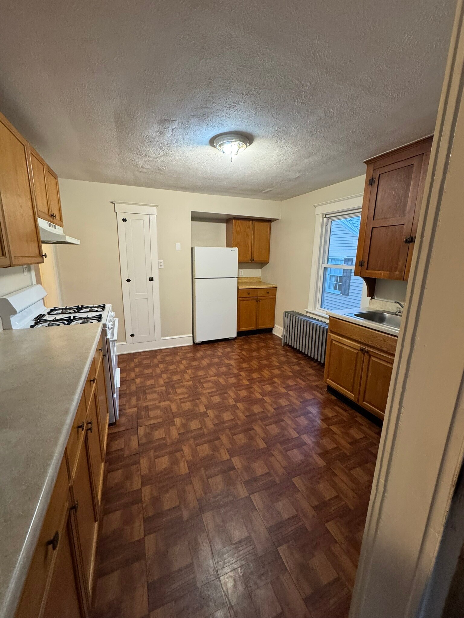 Building Photo - 1169 W Main St