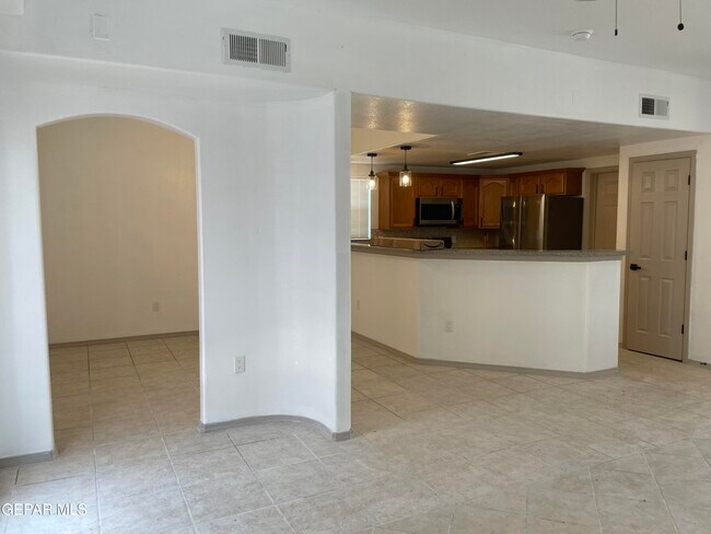 Building Photo - 12325 Tierra Arena Dr