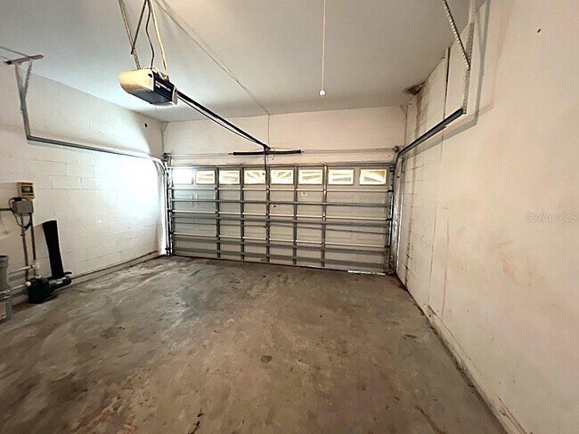 Building Photo - 595 56th Ave S