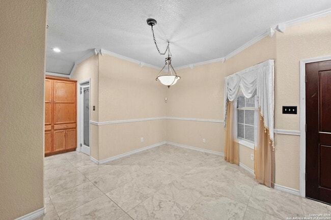 Building Photo - 6739 Tezel Bend