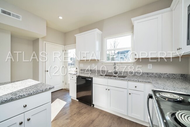 Building Photo - Stylish Split-Level Home in Pleasant Grove – Garage, Appliances Included & Ready for You!