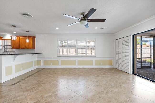 Building Photo - 3697 Holly Dr
