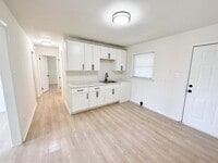 Building Photo - 815 Dana Pl