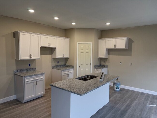 Building Photo - Rodeo Lane