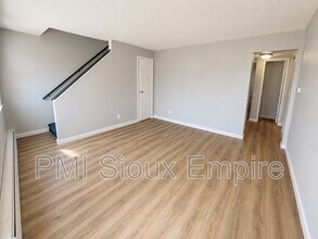 Building Photo - 2606 S Duluth Ave