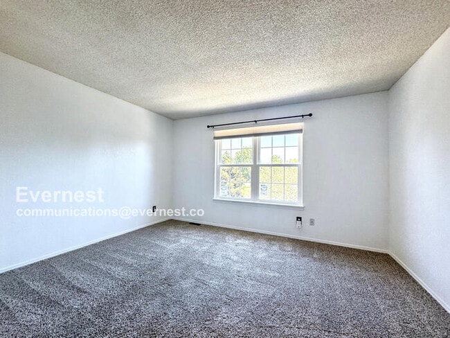 Building Photo - 12074 E Ford Cir