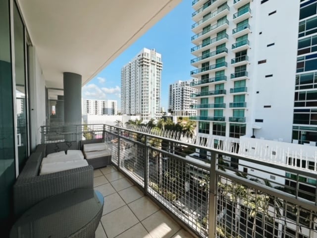 Building Photo - 350 NE 24th St