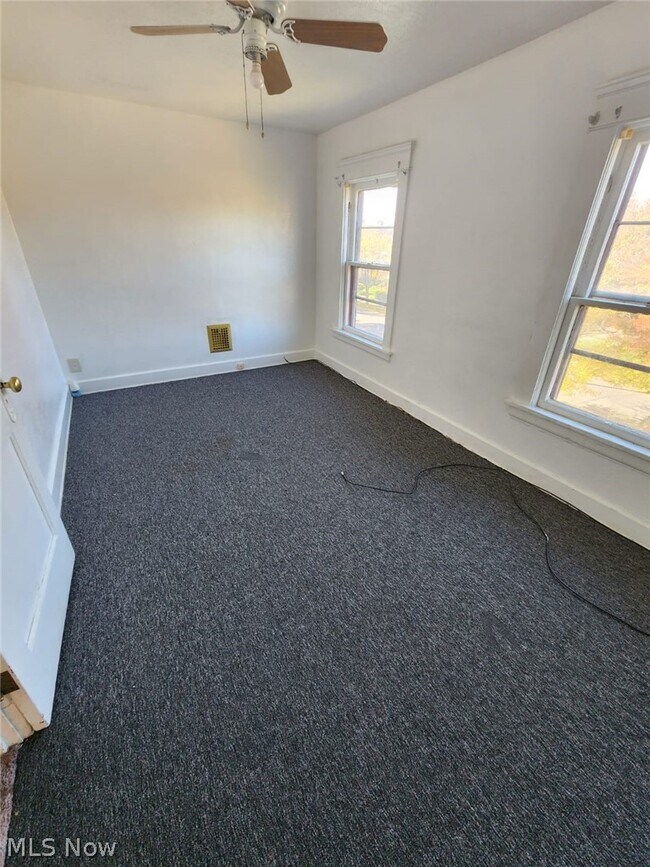 Building Photo - 2859 Avondale Ave